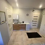 Na Wynajem W Willi بيت ضيافة وارسو